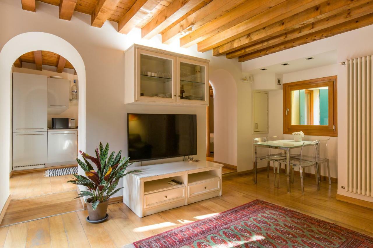 Downtown Apartment Верона Екстер'єр фото