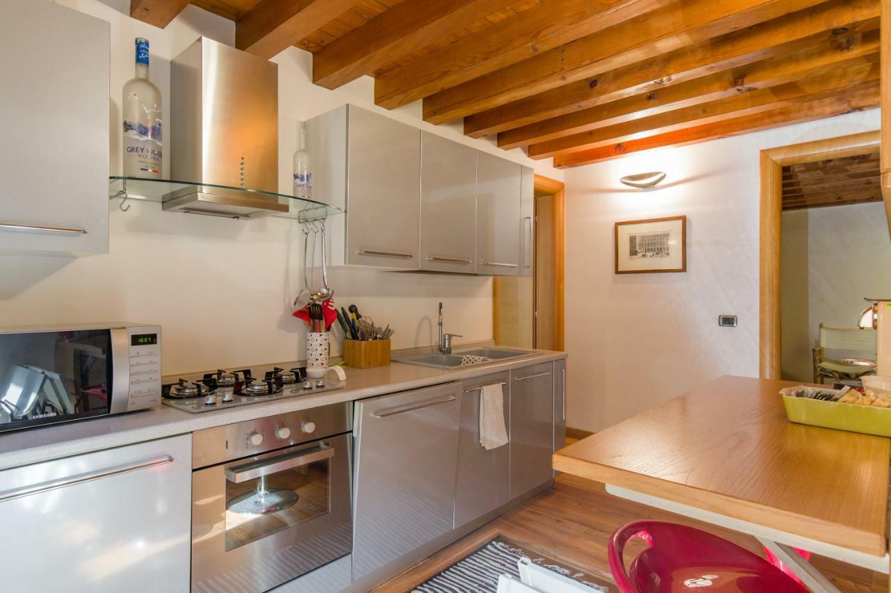 Downtown Apartment Верона Екстер'єр фото